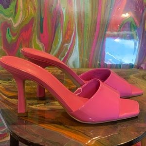 Barbie pink Guess Sandals never worn